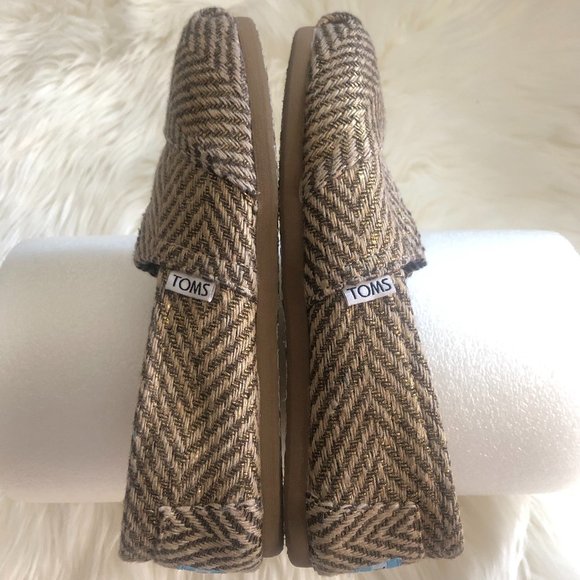 Toms Flats - Size 6 - Picture 5 of 8